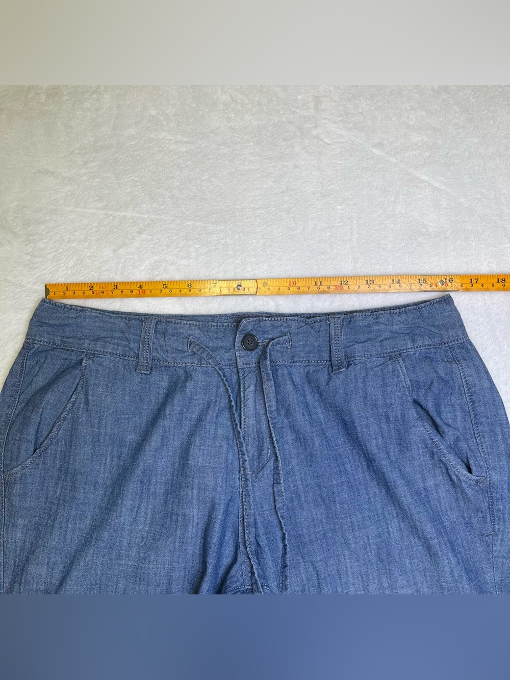 Old Navy Ultra Blue Size 12 Women's Chambray Cuffed Drawstring Capri Pants - Picture 6 of 7